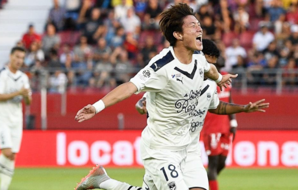  里昂青训新星闪耀法甲 十九岁天才破门创纪录  